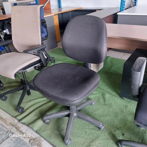 SILLA DE OFICINA NEGRA SIN BRAZO